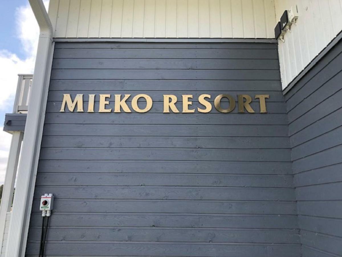 Miekojaervi Resort ペッロ エクステリア 写真